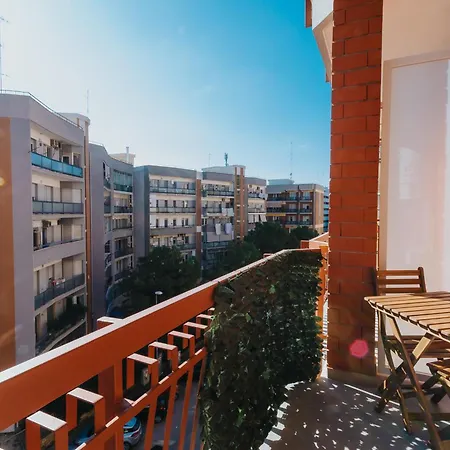 Urban Apartment *